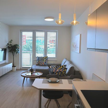 New Cozy 2 Room Pink Apartment Bratislava 059 Екстер'єр фото