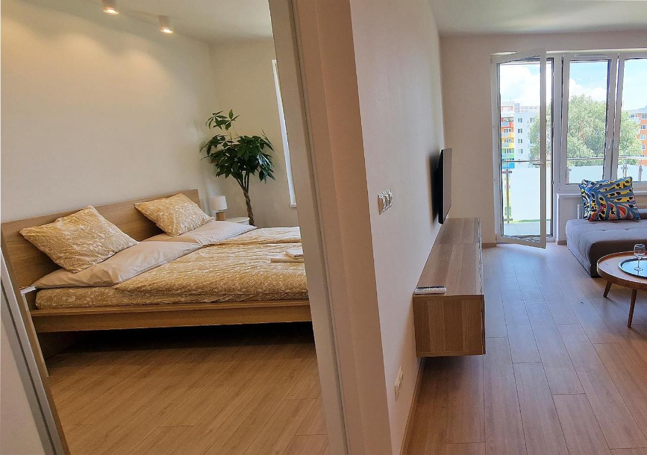 New Cozy 2 Room Pink Apartment Bratislava 059 Екстер'єр фото