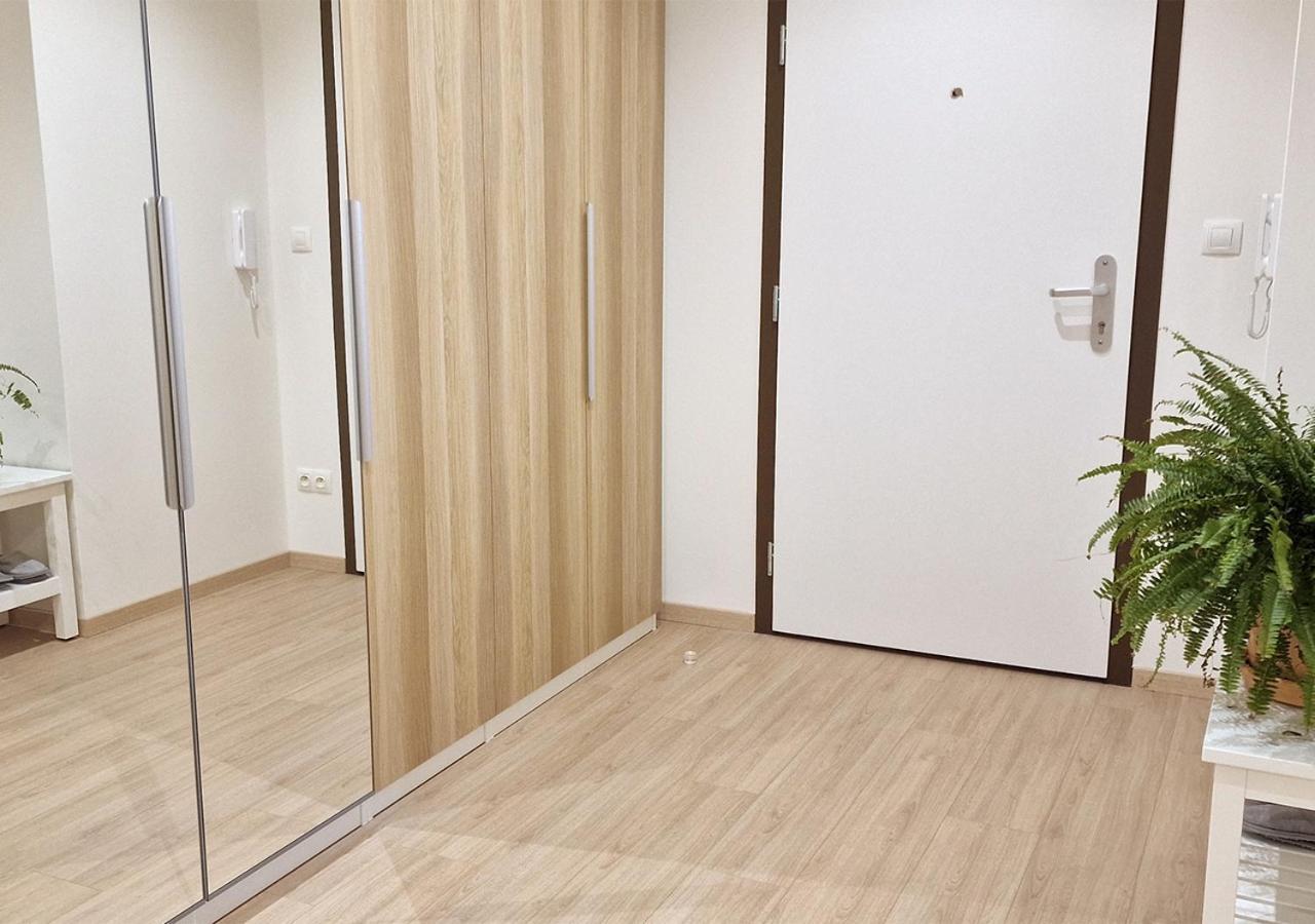 New Cozy 2 Room Pink Apartment Bratislava 059 Екстер'єр фото
