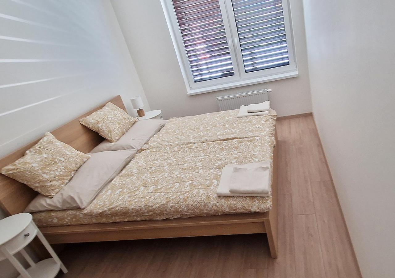 New Cozy 2 Room Pink Apartment Bratislava 059 Екстер'єр фото