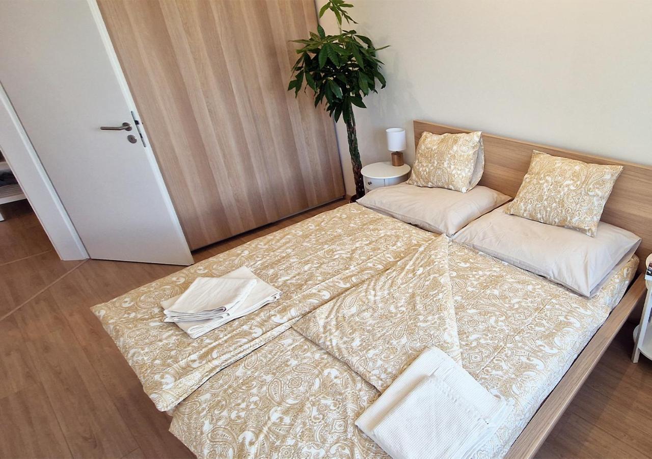 New Cozy 2 Room Pink Apartment Bratislava 059 Екстер'єр фото