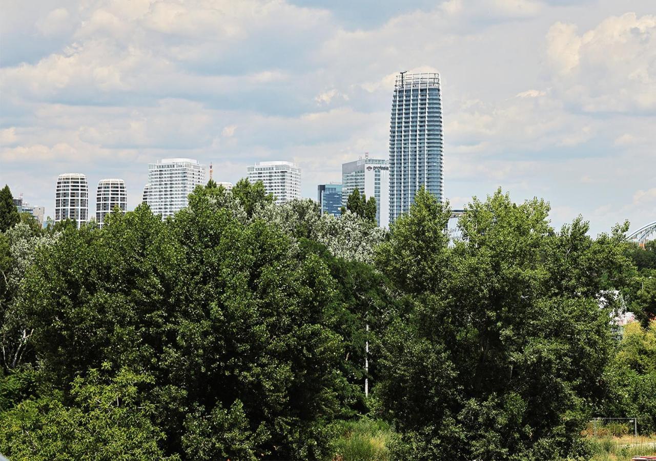 New Cozy 2 Room Pink Apartment Bratislava 059 Екстер'єр фото