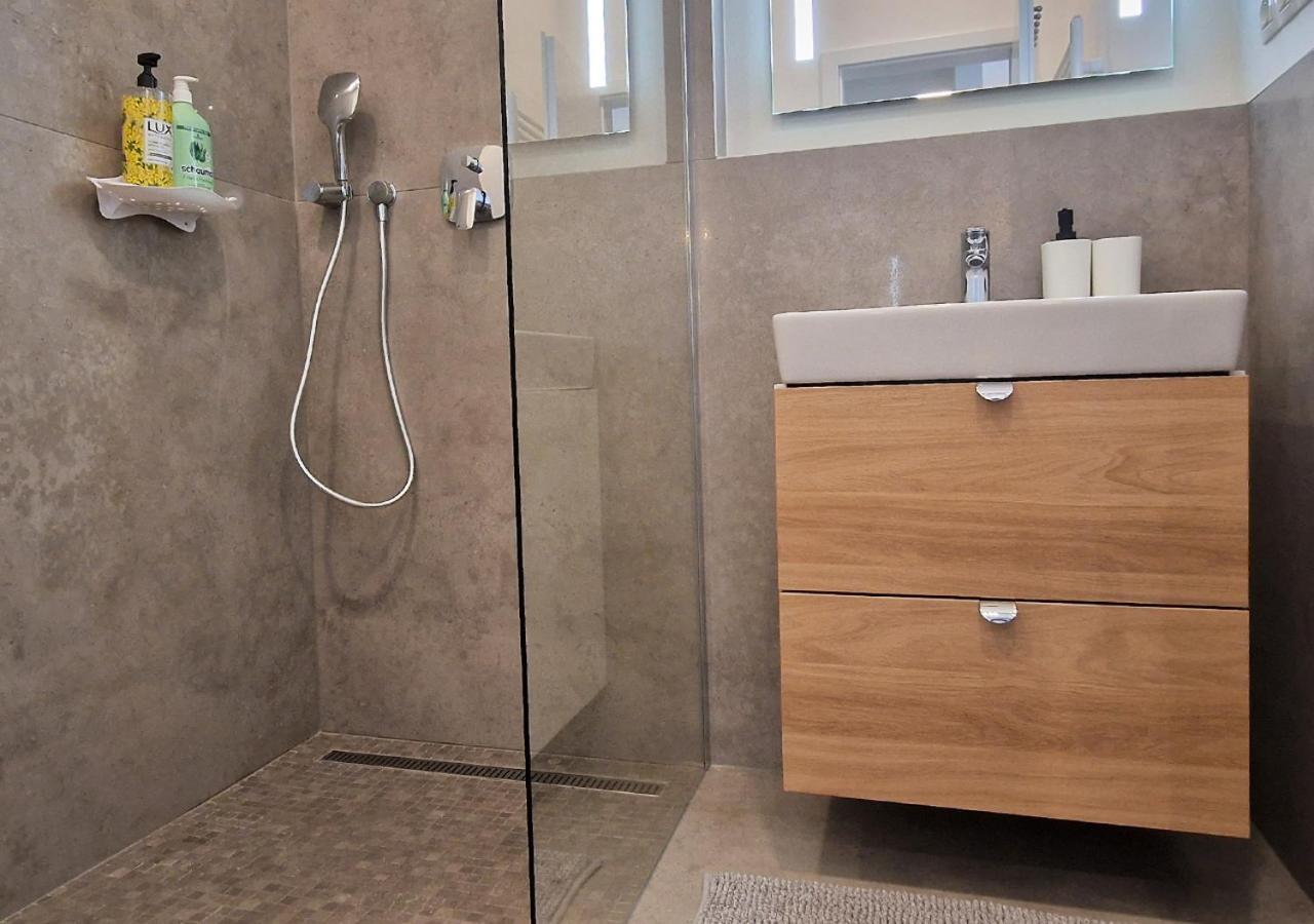 New Cozy 2 Room Pink Apartment Bratislava 059 Екстер'єр фото