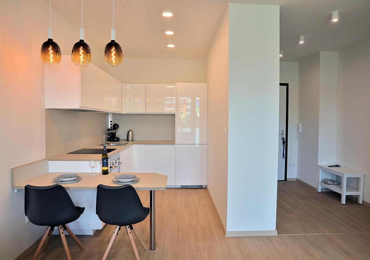 New Cozy 2 Room Pink Apartment Bratislava 059 Екстер'єр фото